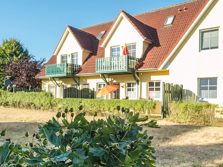 Außenansicht mit Balkon