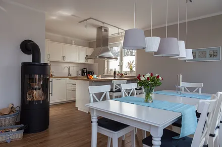 Küche mit Essbereich