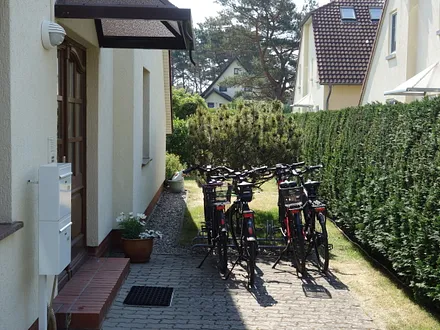 Fahrradständer am Hauseingang