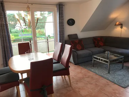 Wohnzimmer mit Essplatz