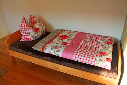 Einzelbett für dritte Person