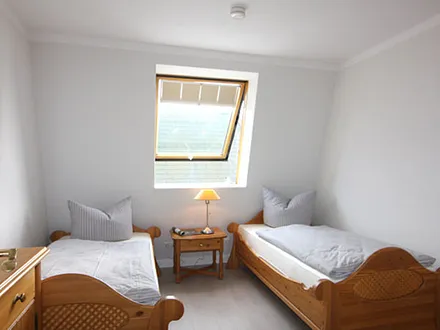 2. Schlafzimmer mit 2 Einzelbetten