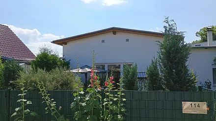 Hauptansicht mit Terrasse von der Kochstraße 