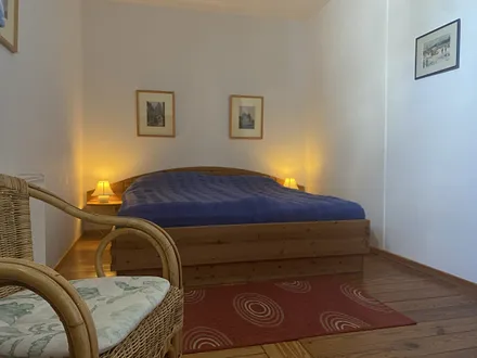 Hauptschlafzimmer mit Doppelbett