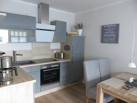 Einbauküche mit Geschirrspüler