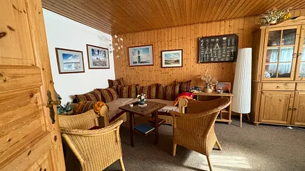 Wohnzimmer mit Sitzecke