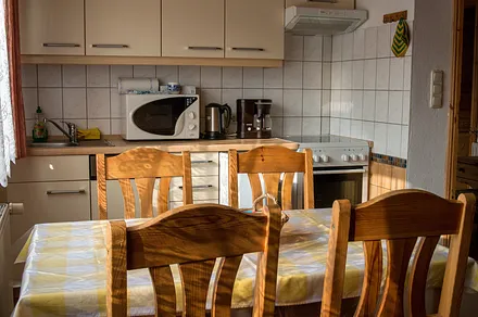 Küchenzeile mit Essbereich im Wohnzimmer