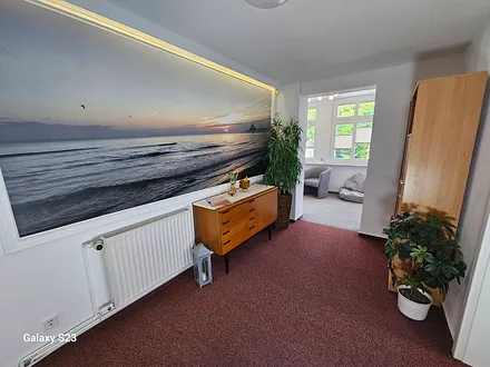 Der Flur mit Blick zur Veranda 