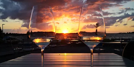 Abendstimmung am Achterwasser - traumhafter Sonnenuntergang am Horizont