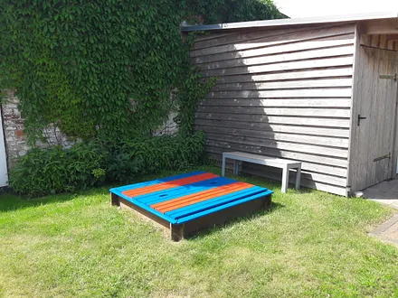 Sandkasten im Garten