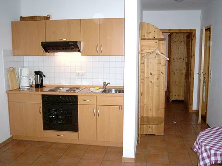 Töpperhus App. 02 Küchenzeile 