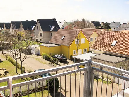 Blick auf den Innenhof mit eigenem PKW-Stellplatz