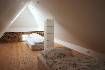 offene Galerie im Spitzdach mit Schlafplatz für 3. und 4. Person