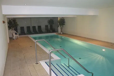 4 x 10 Meter mit Gegenstromanlage