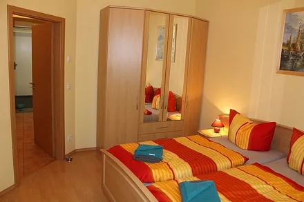 .. gemütlich und viel Stauraum.