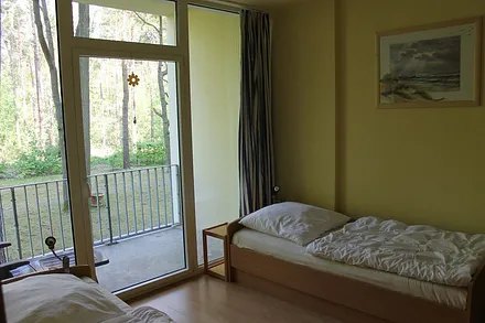 "Kinderzimmer" mit Balkon.