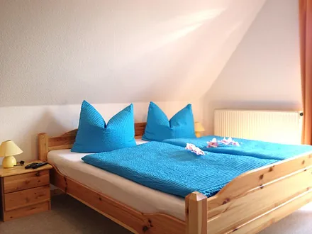 erholsamer Schlafbereich mit Doppelbett