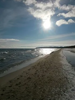 ....der Strand von Baabe im Winter