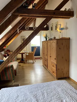 Liebevoll eingerichtetes Dachgeschoss