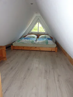 Schlafboden, maximale Deckenhöhe 1,60m !!!
