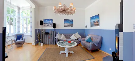 Wohnbereich mit Kamin