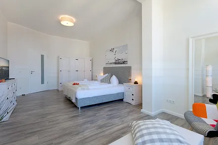 1. Schlafzimmer mit Doppelbett