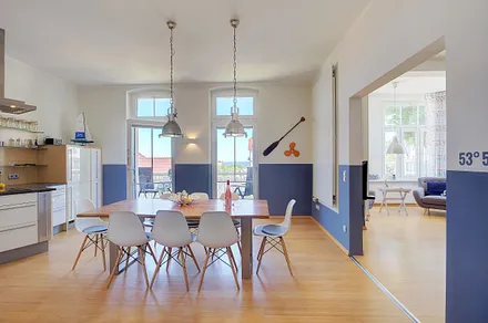 Küche mit Essbereich