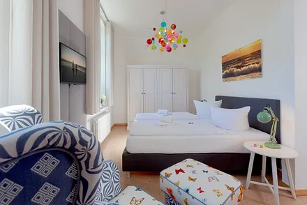 2. Schlafzimmer mit Doppelbett