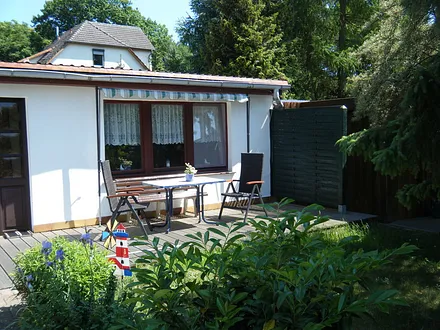 Große Sonnenterrasse