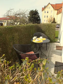 Genießen Sie den Blick aufs Wasser auf unserer Terrasse!