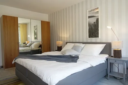 Boxspringbett mit Kleiderschrank