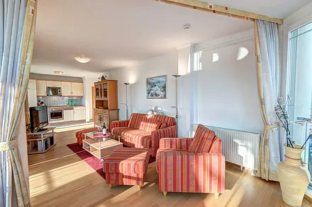 Wohnzimmer mit Flat-TV