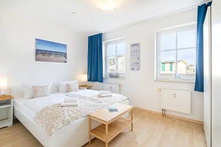 Schlafzimmer mit Doppelbett