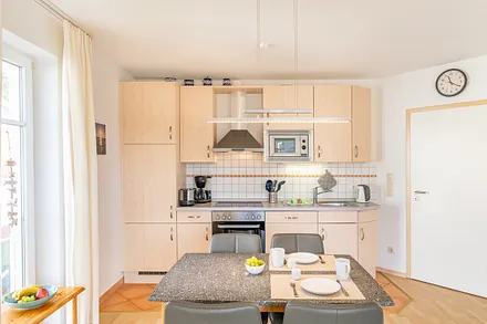 Küche mit Essbereich