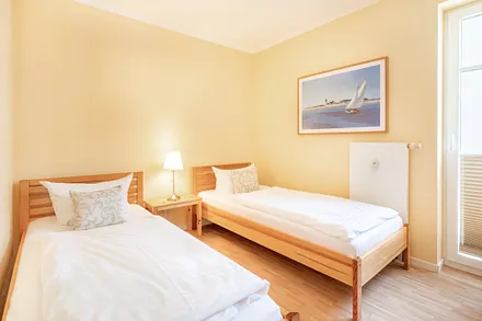 2. Schlafzimmer mit zwei Einzelbetten