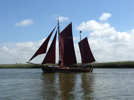 ein Zeesenboot auf plattdeutsch 'Zeesboot'