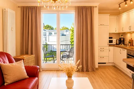 Wohnzimmer mit integrierter Küche