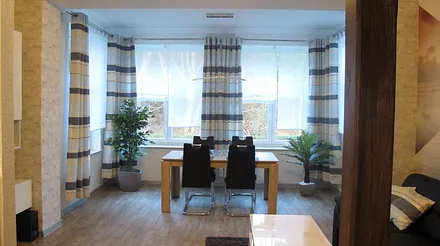 Essplatz für 4 Personen mit Waldblick