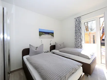 2.Schlafzimmer mit TV