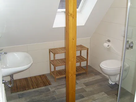 Dusche und WC im Obergeschoss