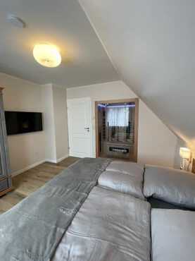 Schlafzimmer mit Infrarotkabine 