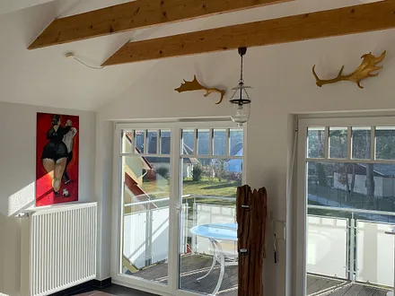 Blick über den Balkon nach Süden, elektr. Jalousien