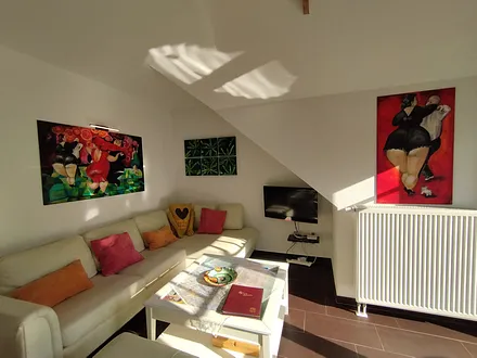 Sitzecke mit Fernseher