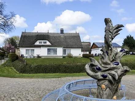 Sitzrondell am Hafen in Zempin