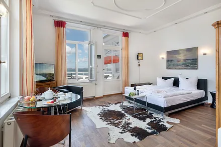 Die Ferienwohnung ist stilvoll und sehr durchdacht eingerichtet.