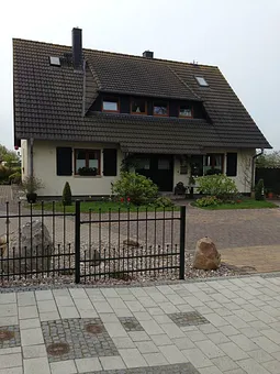 Wohnhaus mit Ferienwohnung Hauseingang