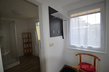 Diele / Eingangsbereich mit Blick zum Bad