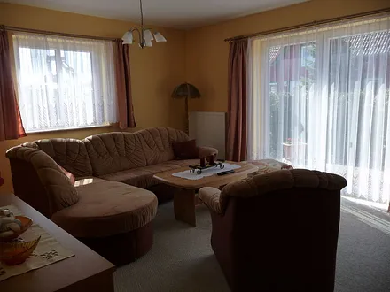 Wohnzimmer mit Terrasse