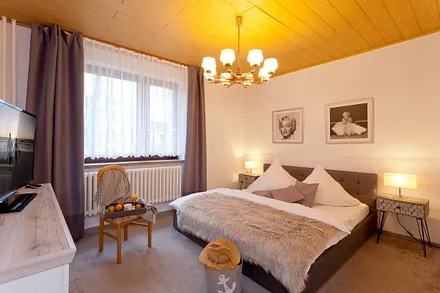 1. Schlafzimmer mit Doppelbett
