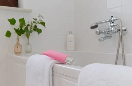 1. Bad mit Badewanne